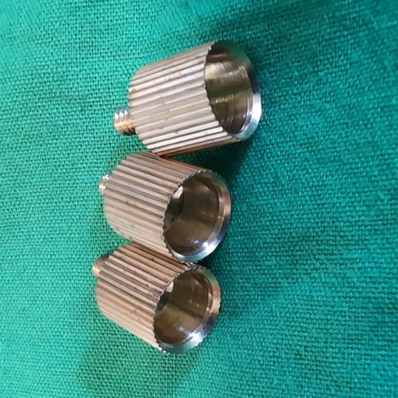 Zio Tek Gold Computer Case Thumb Screws (30) - Picture 2 of 3